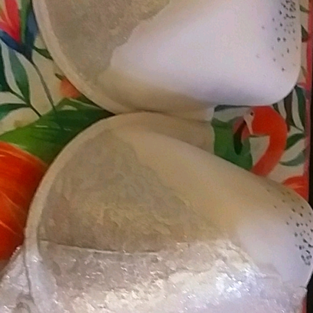 44DD under wire bra - Picture 2 of 5